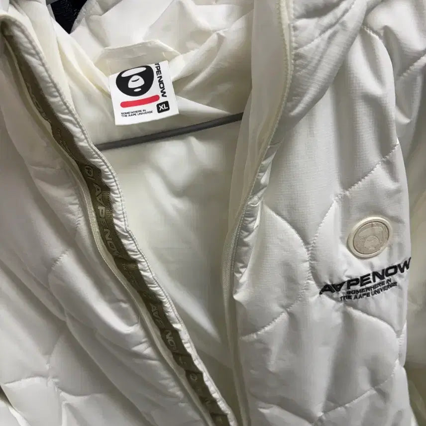 [BUNJANG] Aape White Padded Jacket XL / 에이프 Aape 화이트 패딩 XL