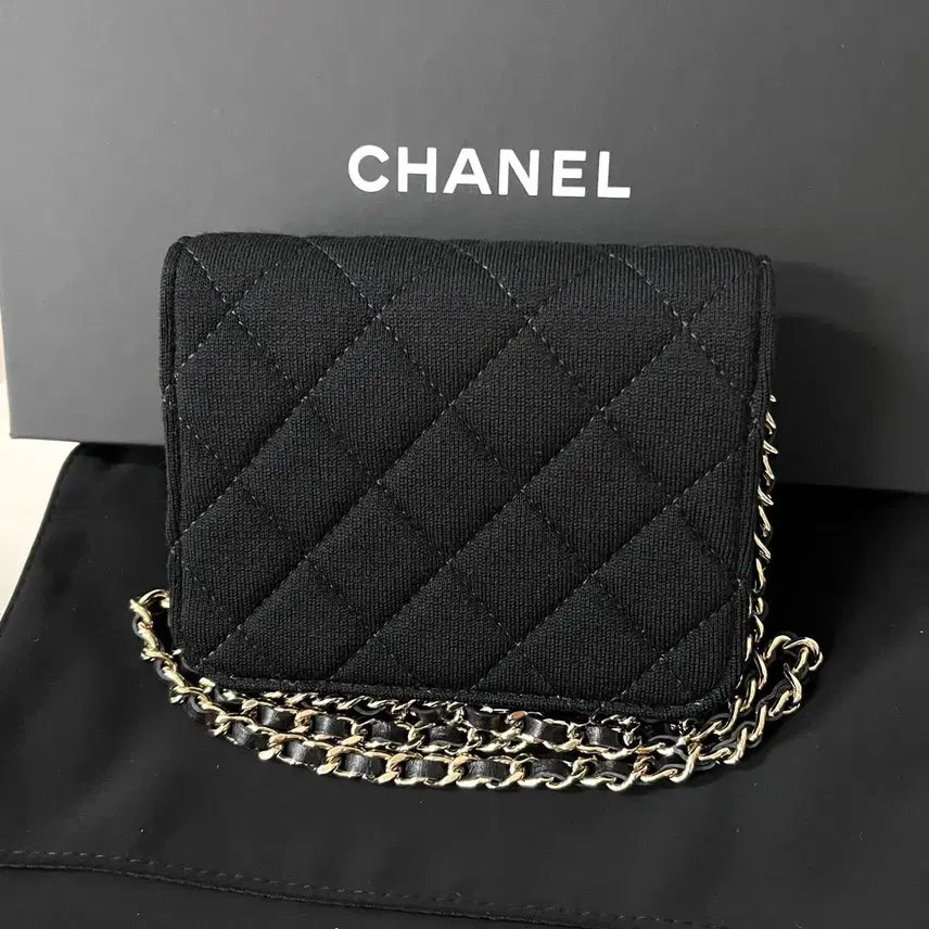 [BUNJANG] Chanel Fabric Mini Black Chain Crossbody Bag / [미사용/정품] 샤넬 패브릭 미니 블랙 체인 크로스백 가방