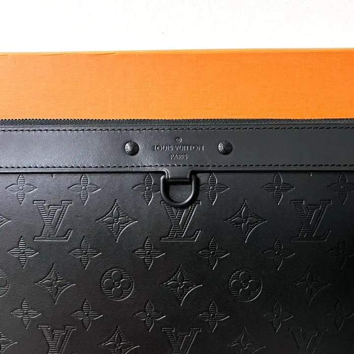 [BUNJANG] Louis Vuitton Discovery Shadow Pochette Clutch Bag / [S급/정품] 루이비통 디스커버리 쉐도우 포쉐트 블랙 GM 클러치 백