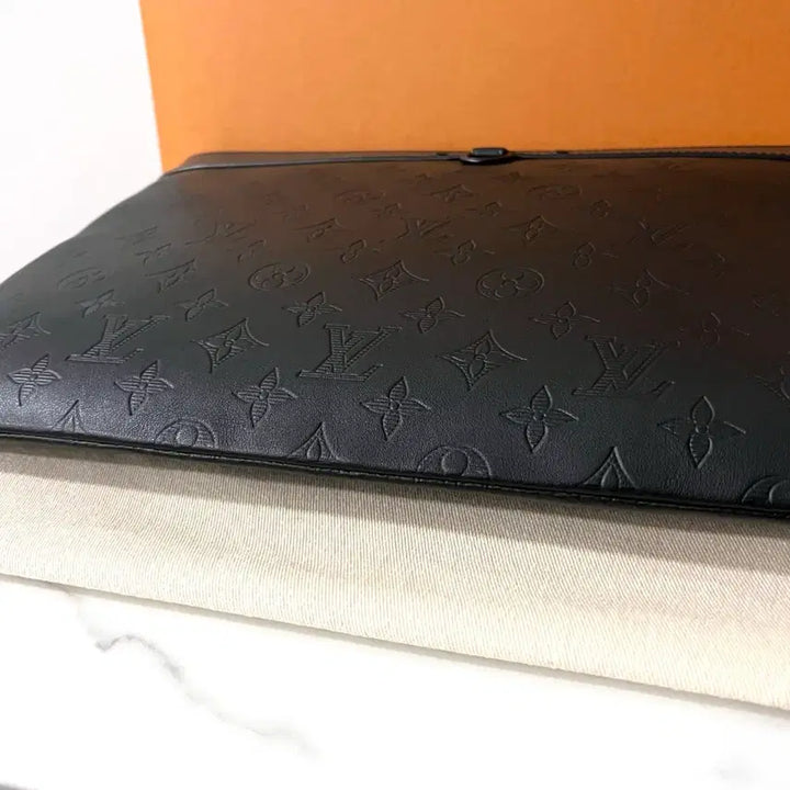 [BUNJANG] Louis Vuitton Discovery Shadow Pochette Clutch Bag / [S급/정품] 루이비통 디스커버리 쉐도우 포쉐트 블랙 GM 클러치 백