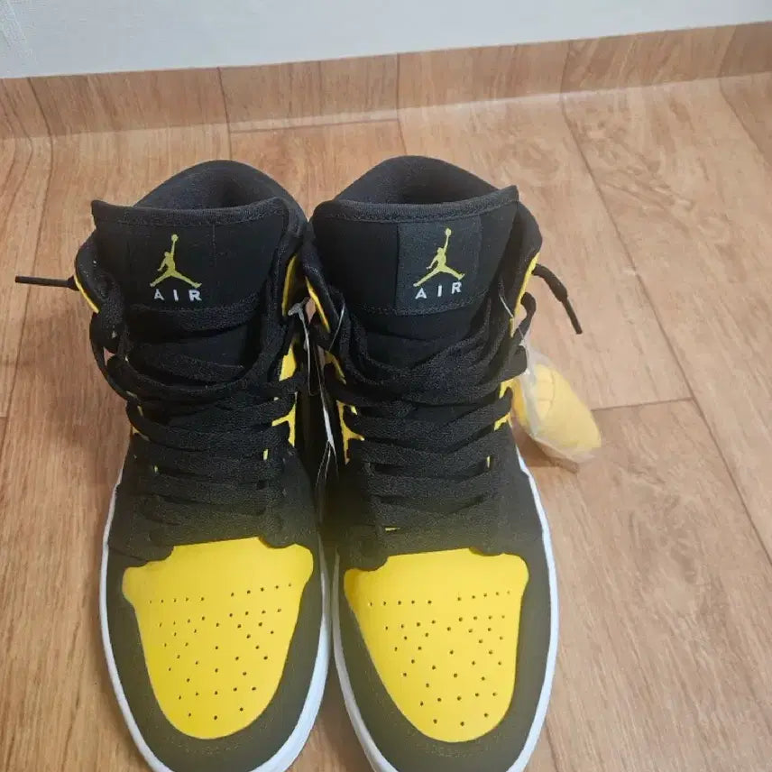 [BUNJANG] Nike Jordan 1 Retro Mid New Love 2017 / 나이키 조던 1 레트로 미드 뉴 러브 2017 새상품