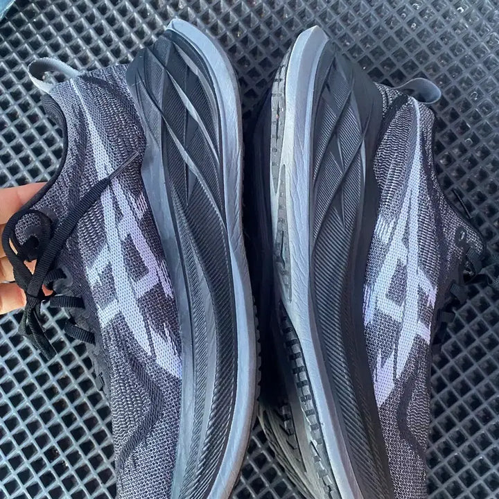 [BUNJANG] Superblast 2 Sneakers / 슈퍼블라스트2 255