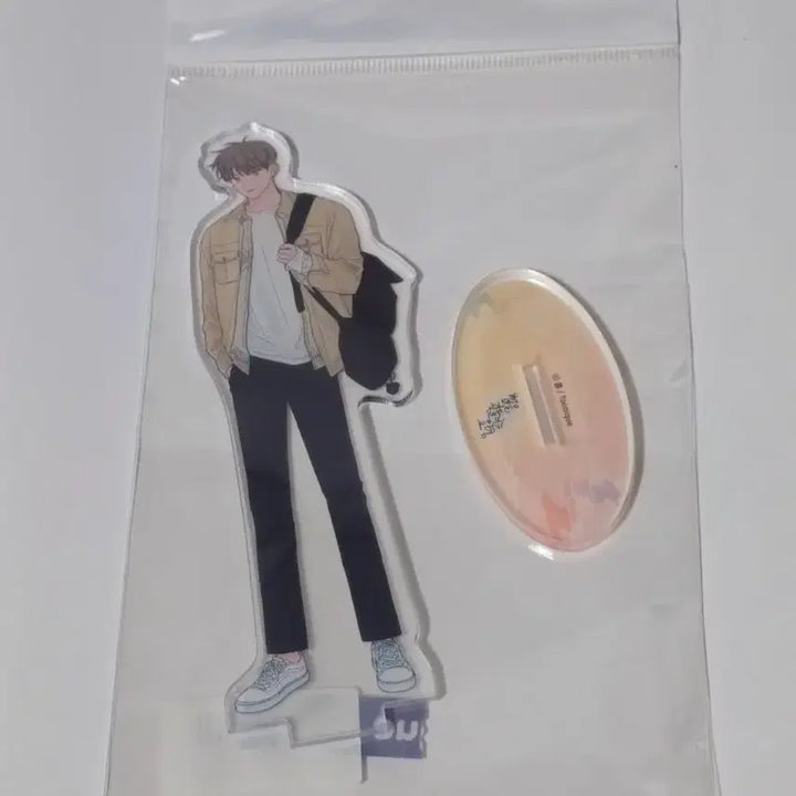 [BUNJANG] TUNIC Jo Yoong Jae Acrylic Stand / 범을 길들이는 요령 투니크 아크릴 스탠드- 조윤재