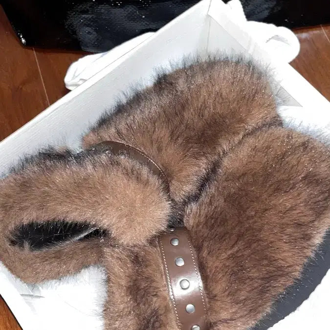 [BUNJANG] Lesito Brown Fur Clogs (270) / 레씨토 브라운 퍼 클로그(270)