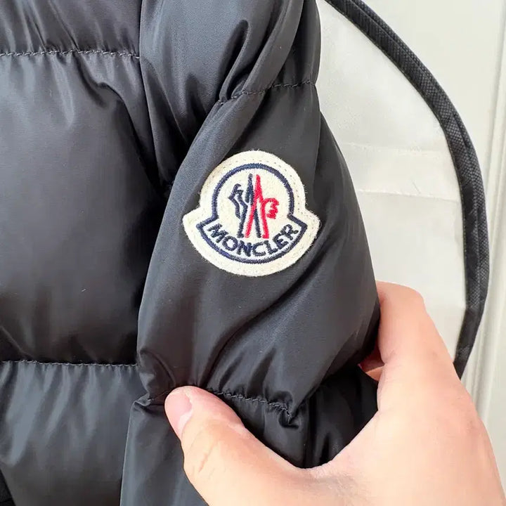 [BUNJANG] Moncler Avocet Padded Jacket / 몽클레르 아보체 패딩 블랙 25FW