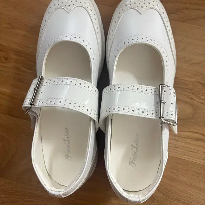 [SOLD OUT] FairLiar 페어라이어 화이트 메리제인 골프화