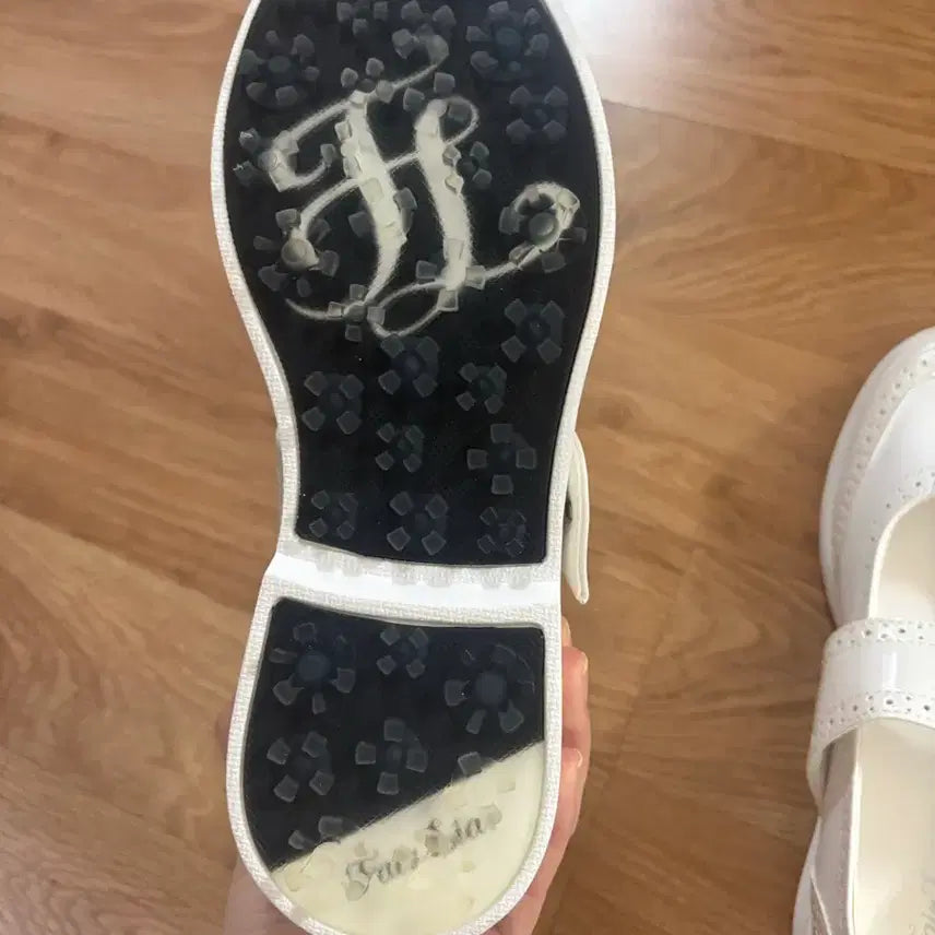 [SOLD OUT] FairLiar 페어라이어 화이트 메리제인 골프화