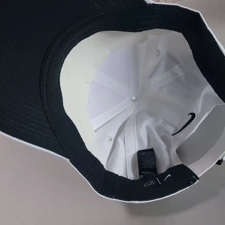 [BUNJANG] Nike Hat (Black, White) / 나이키 모자 새상품 (블랙,화이트)2가지 색상