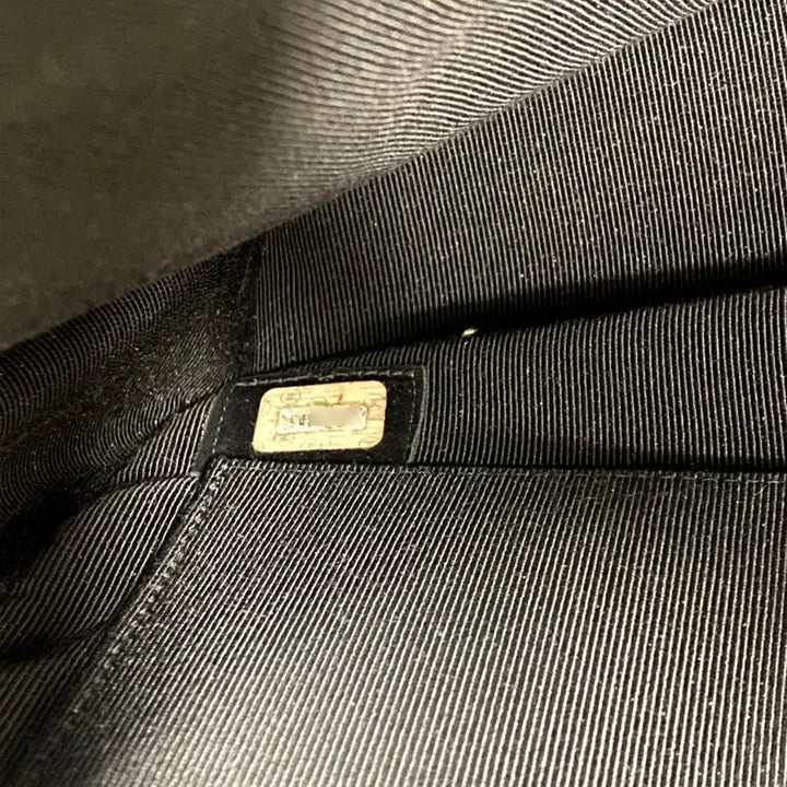 [BUNJANG] CHANEL Matelasse Quilted Patent Messenger Bag / CHANEL/빈티지 샤넬 4번대 마틀라세 퀼팅 페이던트 메신저백/크로스백