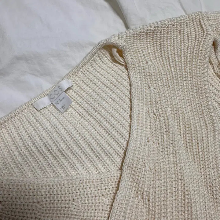 [BUNJANG] COS Draped Panel Sweater Knit M / 코스 드레이프드 패널 스웨터 꼬임 니트 M