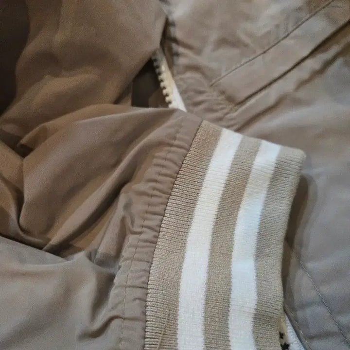 [BUNJANG] Burberry Beige Bomber Jacket / 버버리 베이지색 봄버 자켓