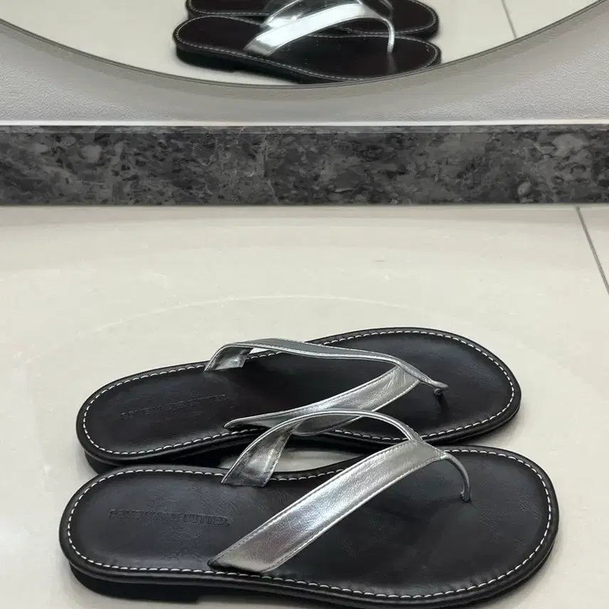 [BUNJANG] Somewherebut Basic Flip-flops Silver 245 / 썸웨어버터 Basic Flip-flops 실버 245