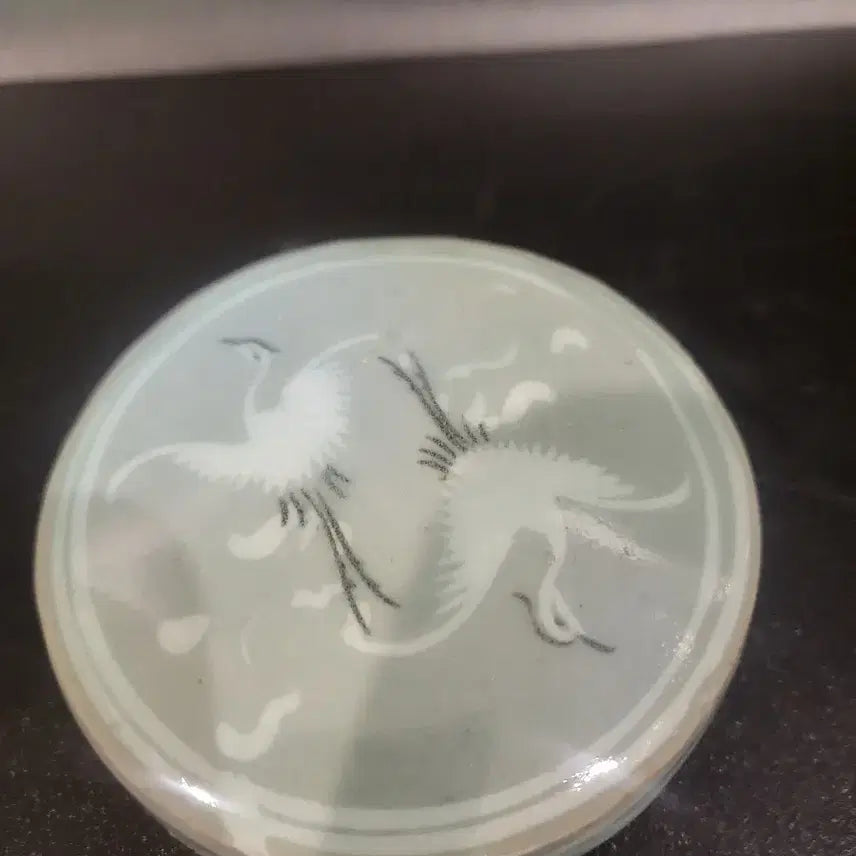 [BUNJANG] Celadon Porcelain Inlaid Cloud and Crane Design Box / 청자 상감 운학문 합
