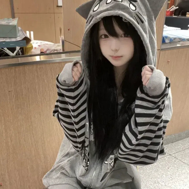 [BUNJANG] Ghost Cat Print Striped Sleeve Hoodie / 지뢰계 고스트 고양이 프린트 스트라이프 슬리브 후드집업