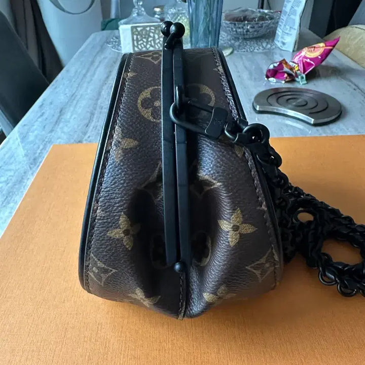 [BUNJANG] Louis Vuitton Limited Edition Drum Bag / 루이비통 리미티드에디션 드럼백