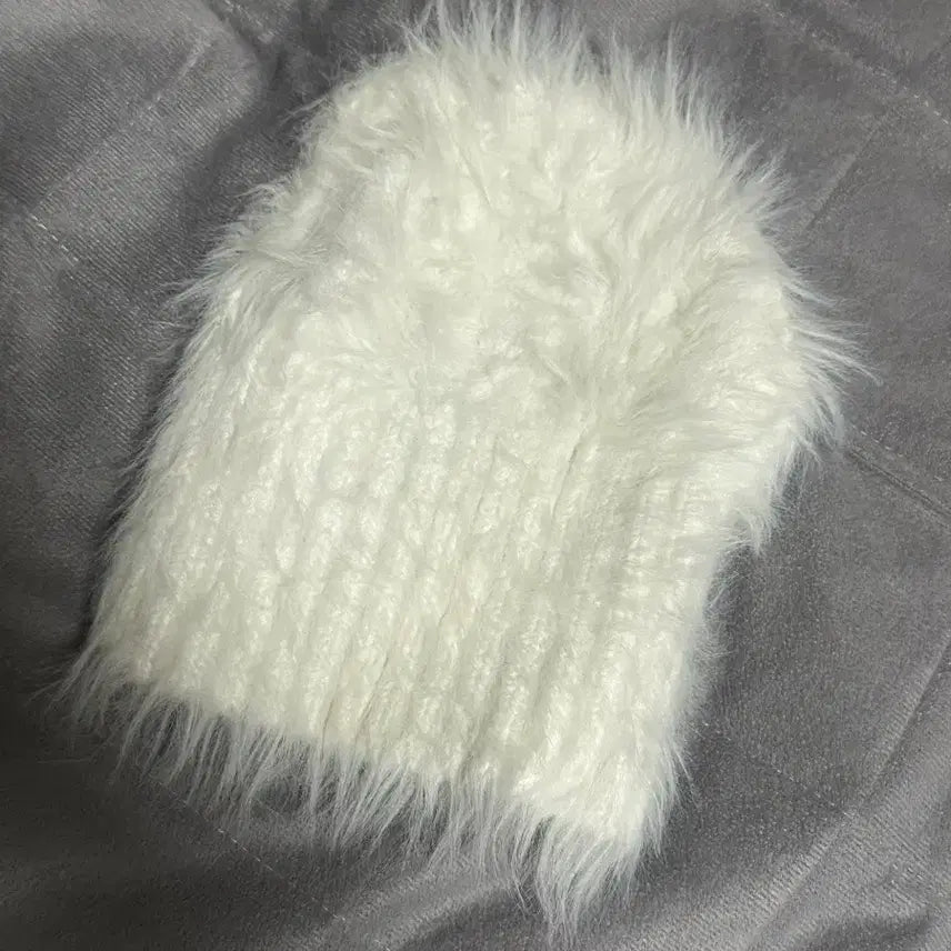[BUNJANG] Tus Metal Logo Beanie White / Tus 메탈로고 비니 화이트 팝니다