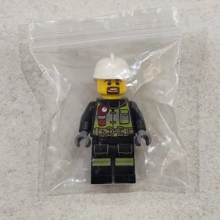 [BUNJANG] Lego City Firefighter Figure / *미사용* 레고 시티 소방관 피규어 판매합니다.