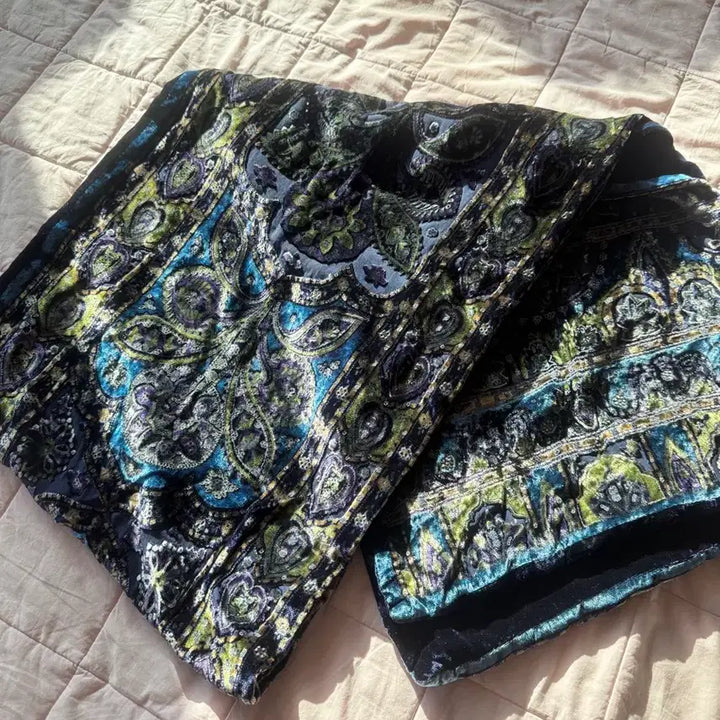 [BUNJANG] Velvet Reversible Scarf / 벨벳 페이즐 머플러/리버시블 양면 목도리 (컨디션 매우 좋음)