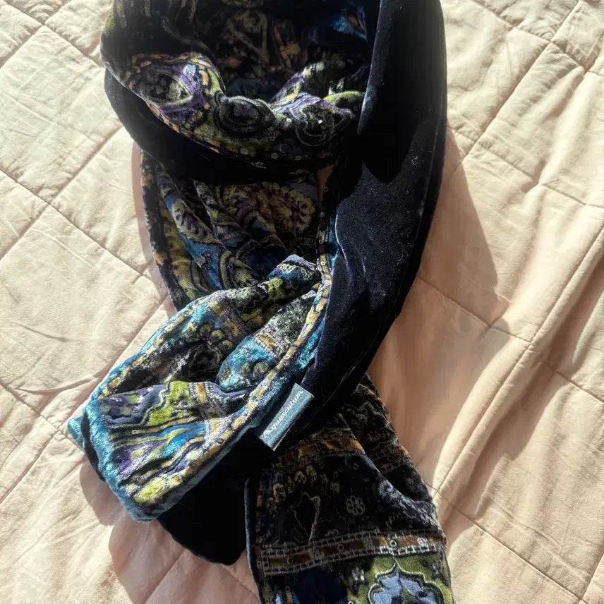 [BUNJANG] Velvet Reversible Scarf / 벨벳 페이즐 머플러/리버시블 양면 목도리 (컨디션 매우 좋음)