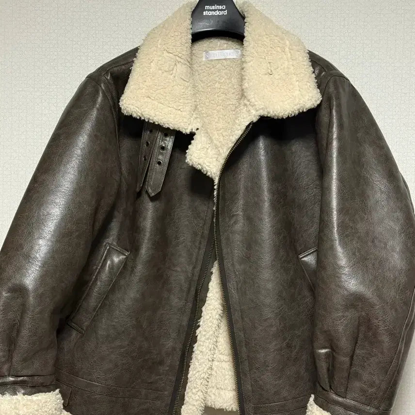[BUNJANG] Brooklyn Faux Shearling Jacket / 브루클린 무스탕 자켓