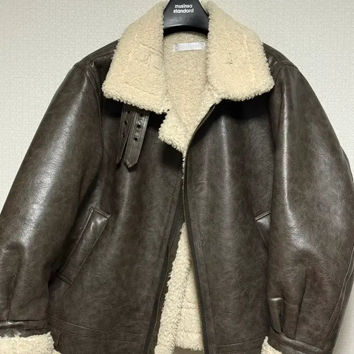 [BUNJANG] Brooklyn Faux Shearling Jacket / 브루클린 무스탕 자켓