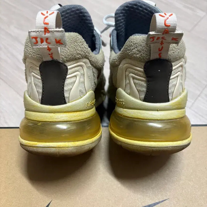 [BUNJANG] Nike Travis Scott Air Max 270 React Cactus Trail Sneaker / [260] 나이키 x 트래비스 스캇 에어맥스 270 리액트 캑터스 트레일