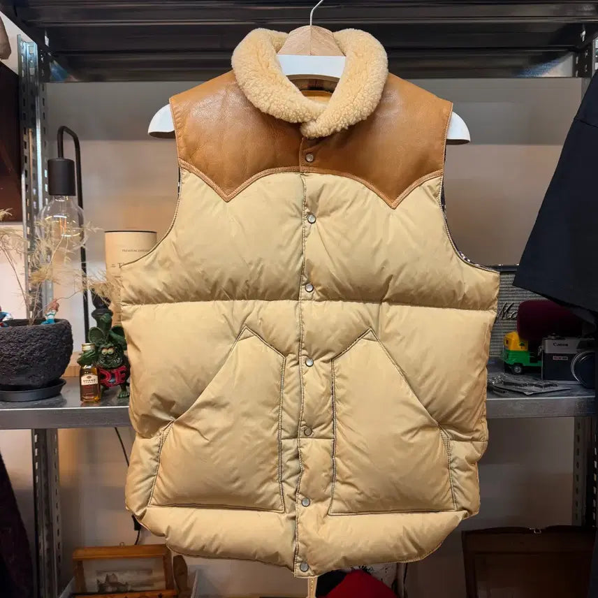 [BUNJANG] Rocky Mountain Featherbed Christy Down Vest / 록키마운틴 페더베드 X DUFFERS CHRISTY 다운베스트 40