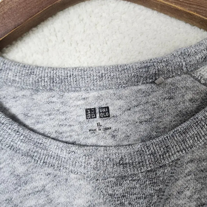 [BUNJANG] Uniqlo Gray Sweatshirt XL / 유니클로 회색 맨투맨 티셔츠 XL