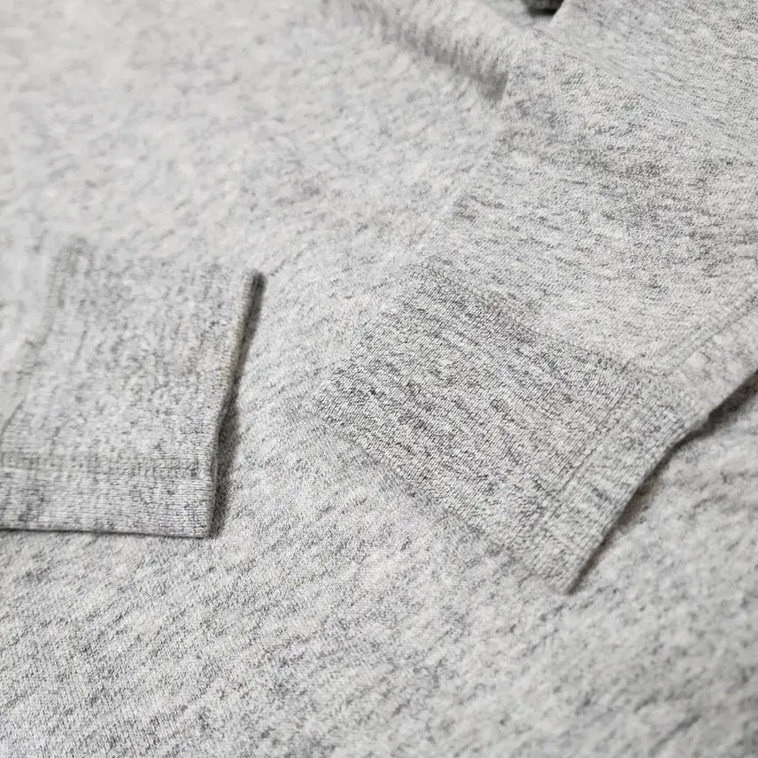 [BUNJANG] Uniqlo Gray Sweatshirt XL / 유니클로 회색 맨투맨 티셔츠 XL