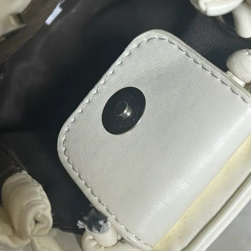 [BUNJANG] Avely Handbag - Ivory / 에이블리 핸드백