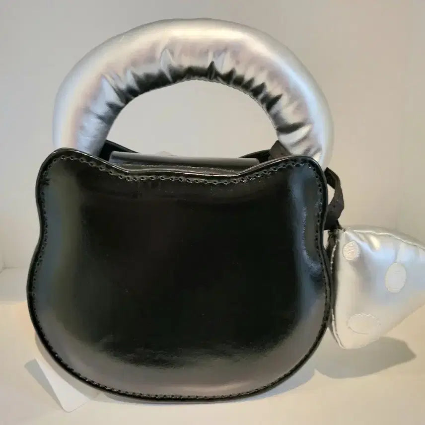 [BUNJANG] Hello Kitty Black Mini Chain Bag / 헬로키티 블랙 미니 체인백 새상품