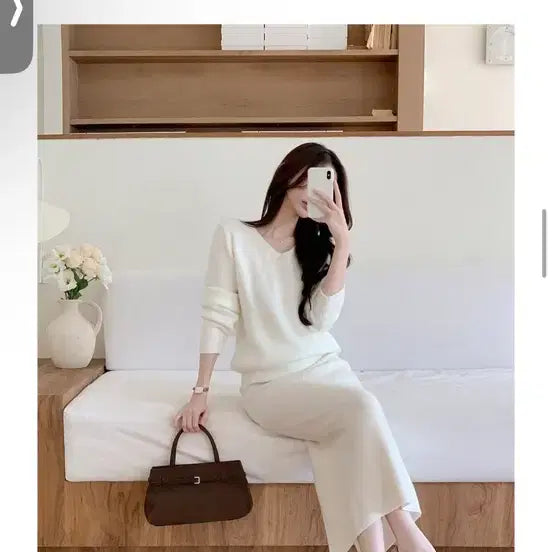 [BUNJANG] Amir Bausong V-Neck Knit - White / 새상품) 퍼빗 아미르 보송 브이넥 니트 - 화이트