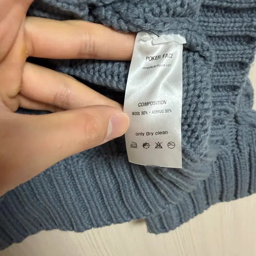 [BUNJANG] Poker Face Cable Knit Blue / [46] 포커페이스 케이블니트 블루