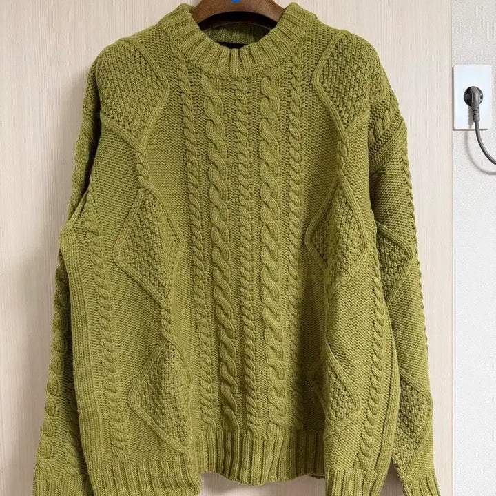 [BUNJANG] Poca Face Cable Knit Olive / [46] 포커페이스 케이블니트 올리브