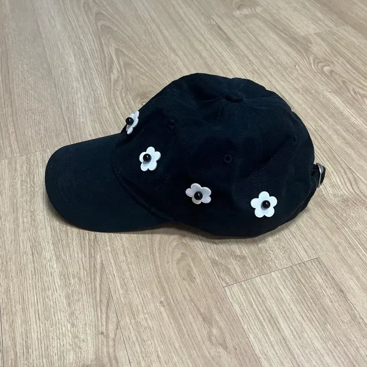 [BUNJANG] Dew E Dew E Flower Black Ball Cap / 듀이듀이 플라워 블랙 볼캡