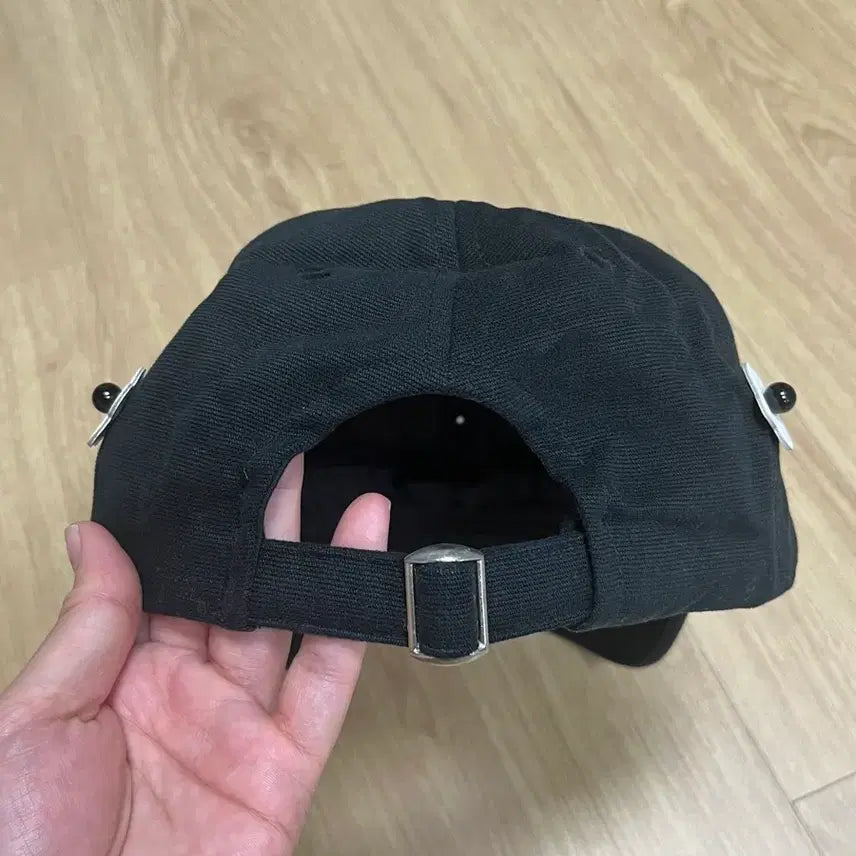 [BUNJANG] Dew E Dew E Flower Black Ball Cap / 듀이듀이 플라워 블랙 볼캡