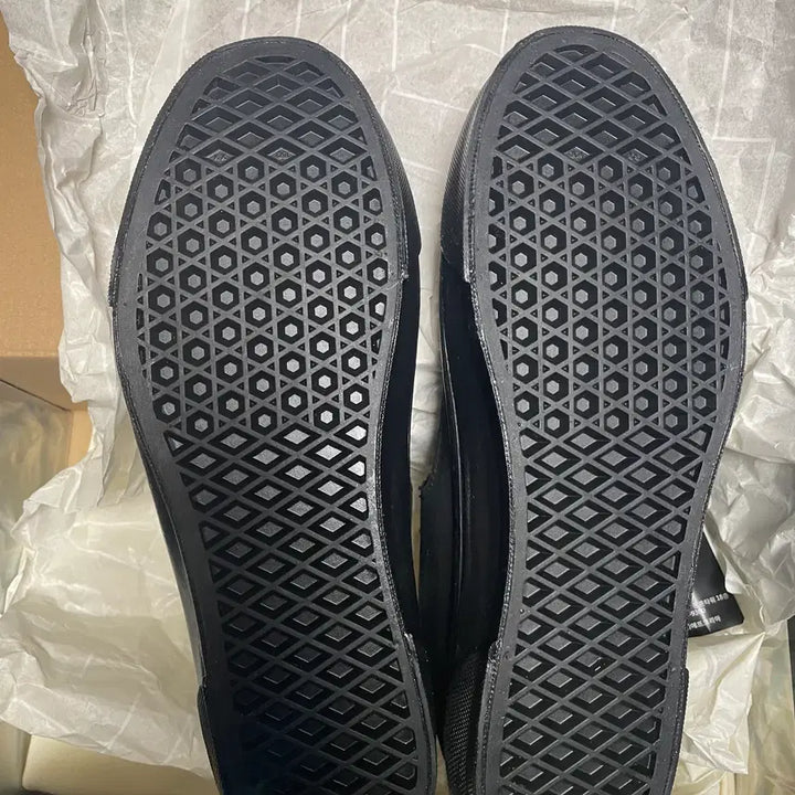 [BUNJANG] Vans Good Fight Black Flower (245) - New / 반스 굿파이트 블랙 플라워 245 새상품