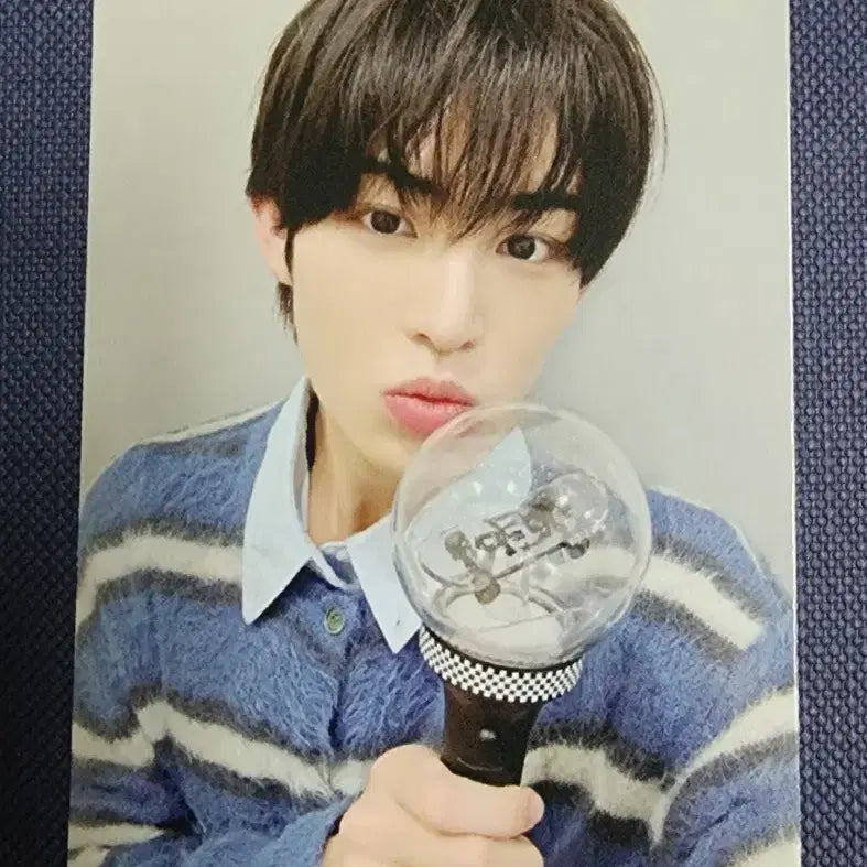 킥플립 민제 응원봉 포카