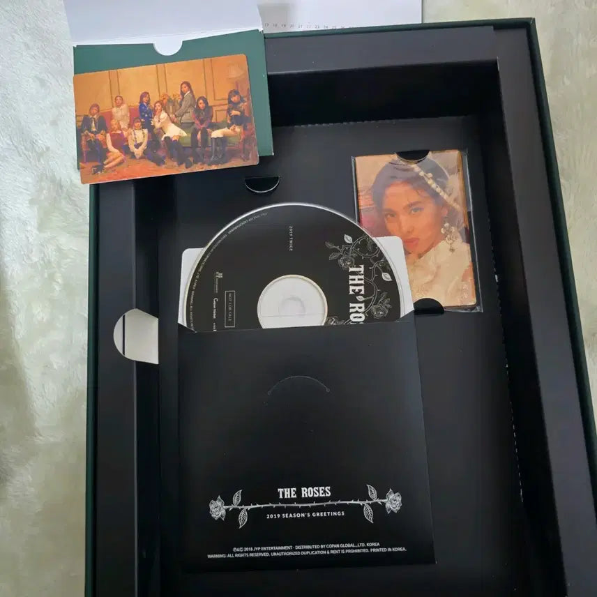 트와이스 더 로즈 2019 시즌그리팅 (twice 시그)