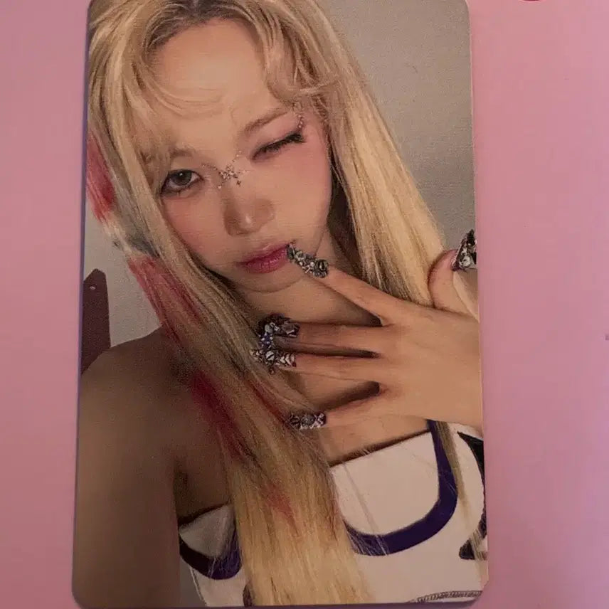 르세라핌 채원 포카