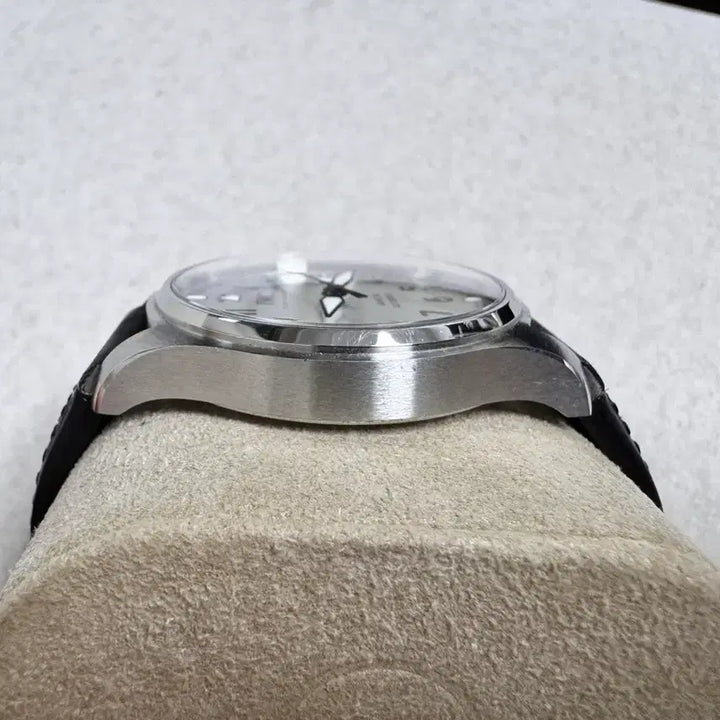 [BUNJANG] IWC Mark 20 White Dial Watch / iwc 마크 20 흰판 (스트랩 3종류 포함 일괄판매)