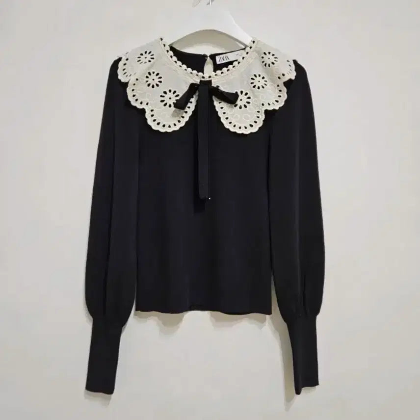 [BUNJANG] ZARA Lace Collar Knit Top / 자라 레이스 카라 니트 M