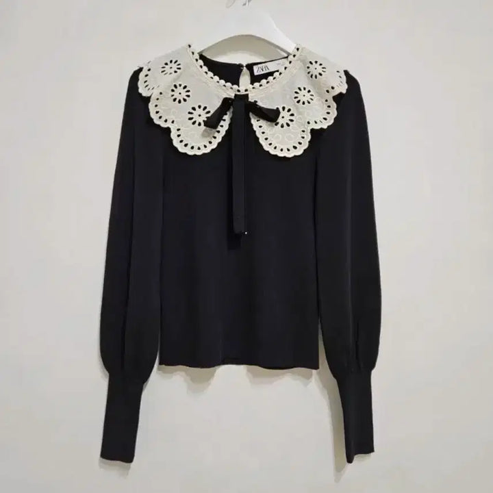 [BUNJANG] ZARA Lace Collar Knit Top / 자라 레이스 카라 니트 M