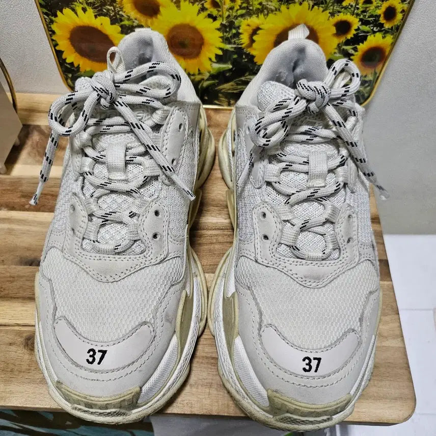 [BUNJANG] Balenciaga Triple S Sneakers (Size 37/245) / [정품/풀박스 ] 발렌시아가 트리플 운동화 37/245