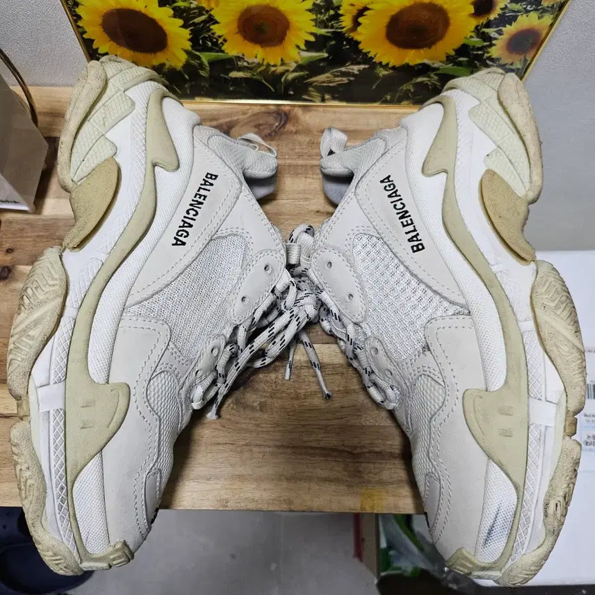 [BUNJANG] Balenciaga Triple S Sneakers (Size 37/245) / [정품/풀박스 ] 발렌시아가 트리플 운동화 37/245
