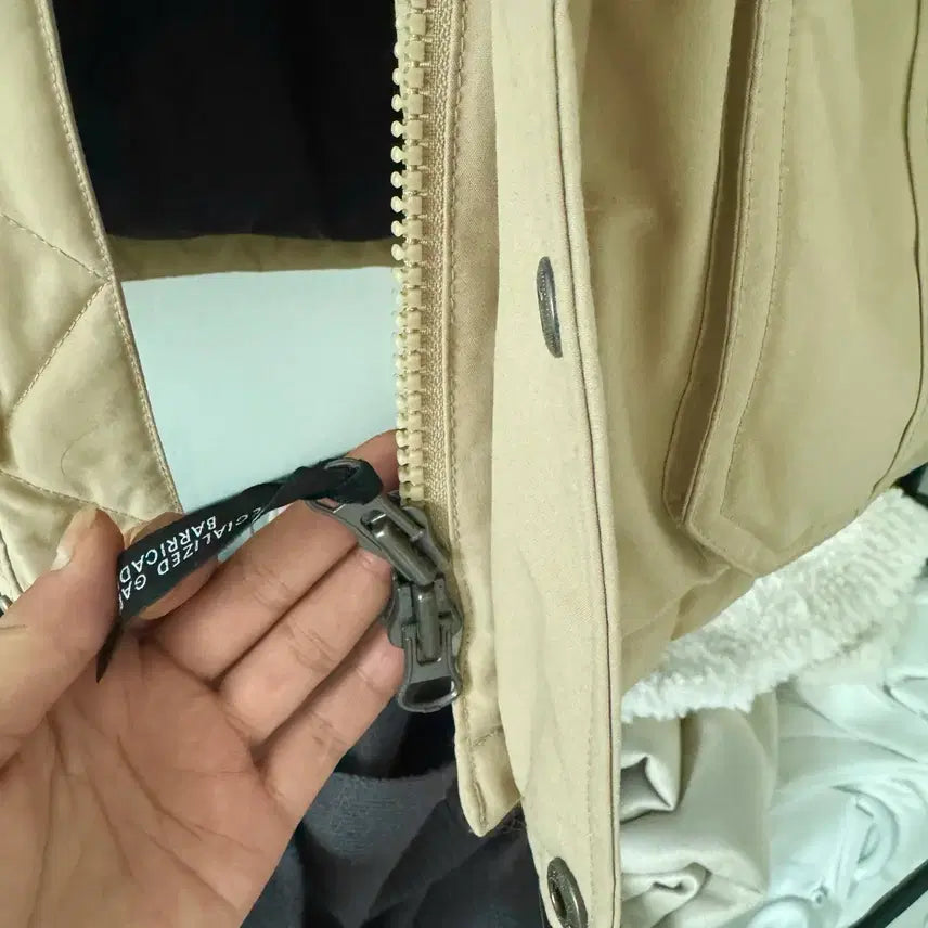 [BUNJANG] BARICADE Unisex Padded Jacket Beige / BARICADE 유니섹스 패딩 베이지