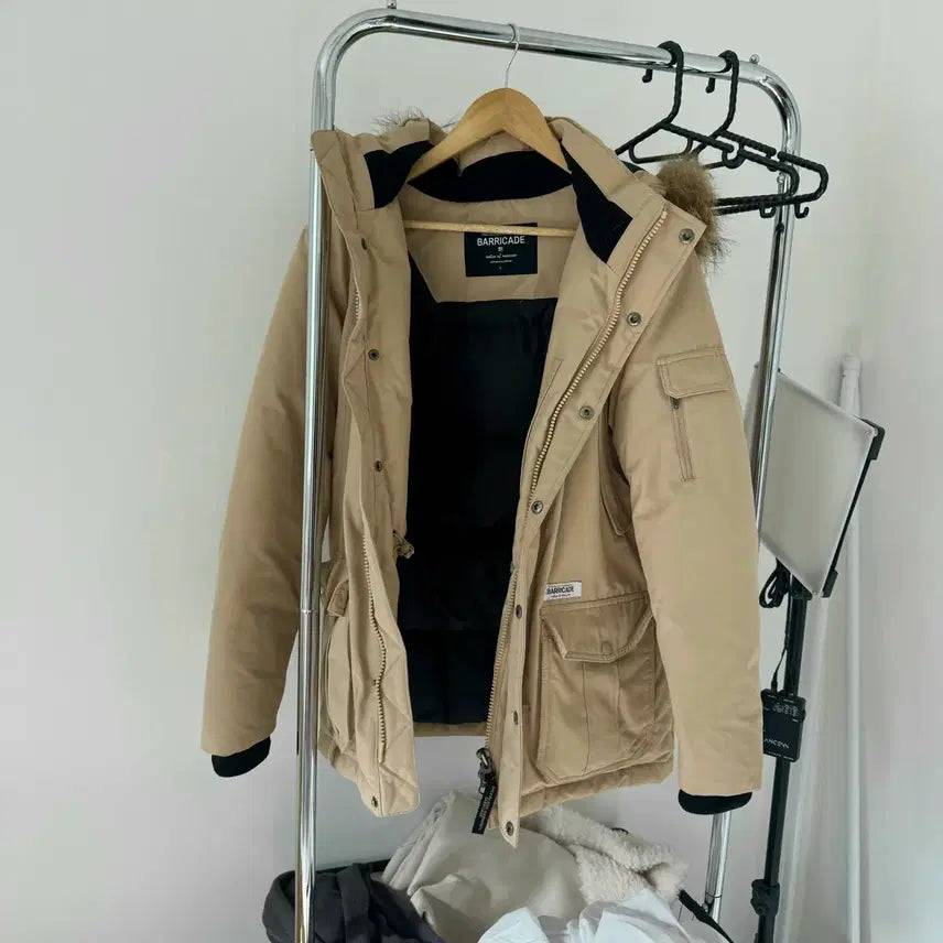 [BUNJANG] BARICADE Unisex Padded Jacket Beige / BARICADE 유니섹스 패딩 베이지