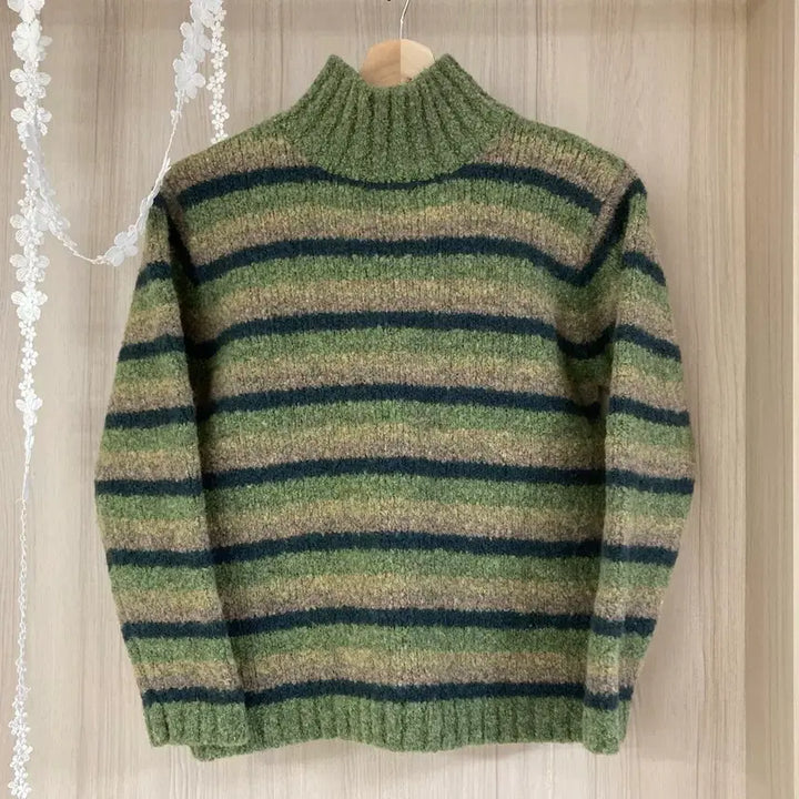 [BUNJANG] BeBe Matcha Stripe Knit Sweater / 착샷O) [일본 빈티지] BeBe 말차 스트라이프 니트 스웨터