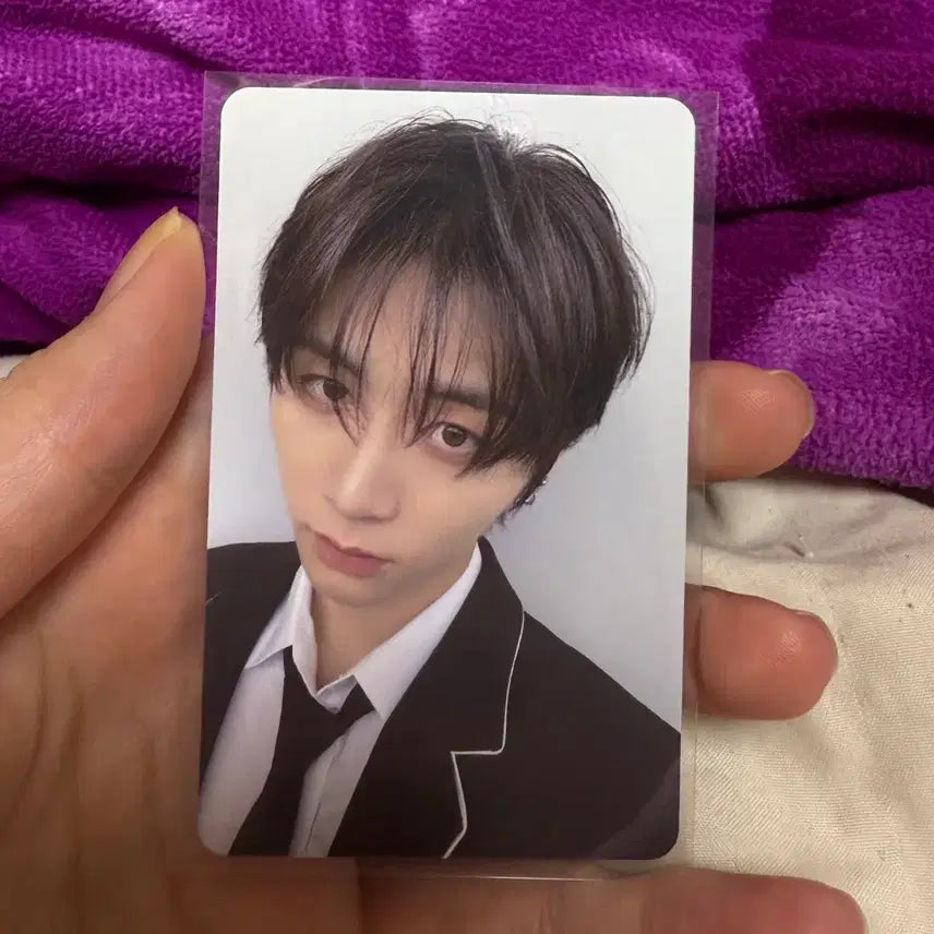 태산 디액션 뮤직코리아 럭키드로우 정장 착장 탯냥 포카 보넥도 포카 럭드