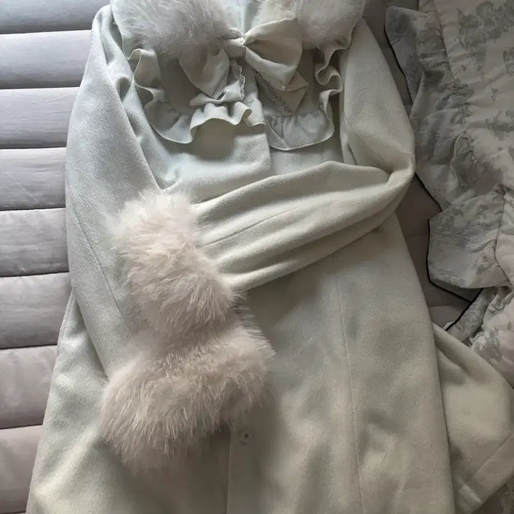 [BUNJANG] Lily Merry Moenay Shimamura Collaboration Coat / 모에냐 시마무라 콜라보 코트 릴리메리